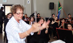 Burgemeester “dirigeer” Philharmoniese Orkes